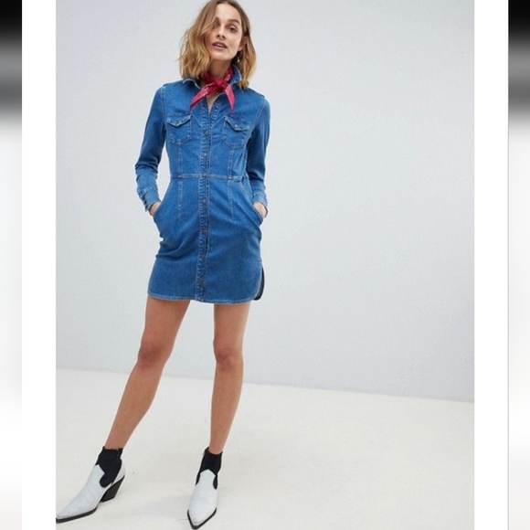 Free People long-sleeved mini "Dynomite Denim Shirtdress", size small. - Picture 5 of 16